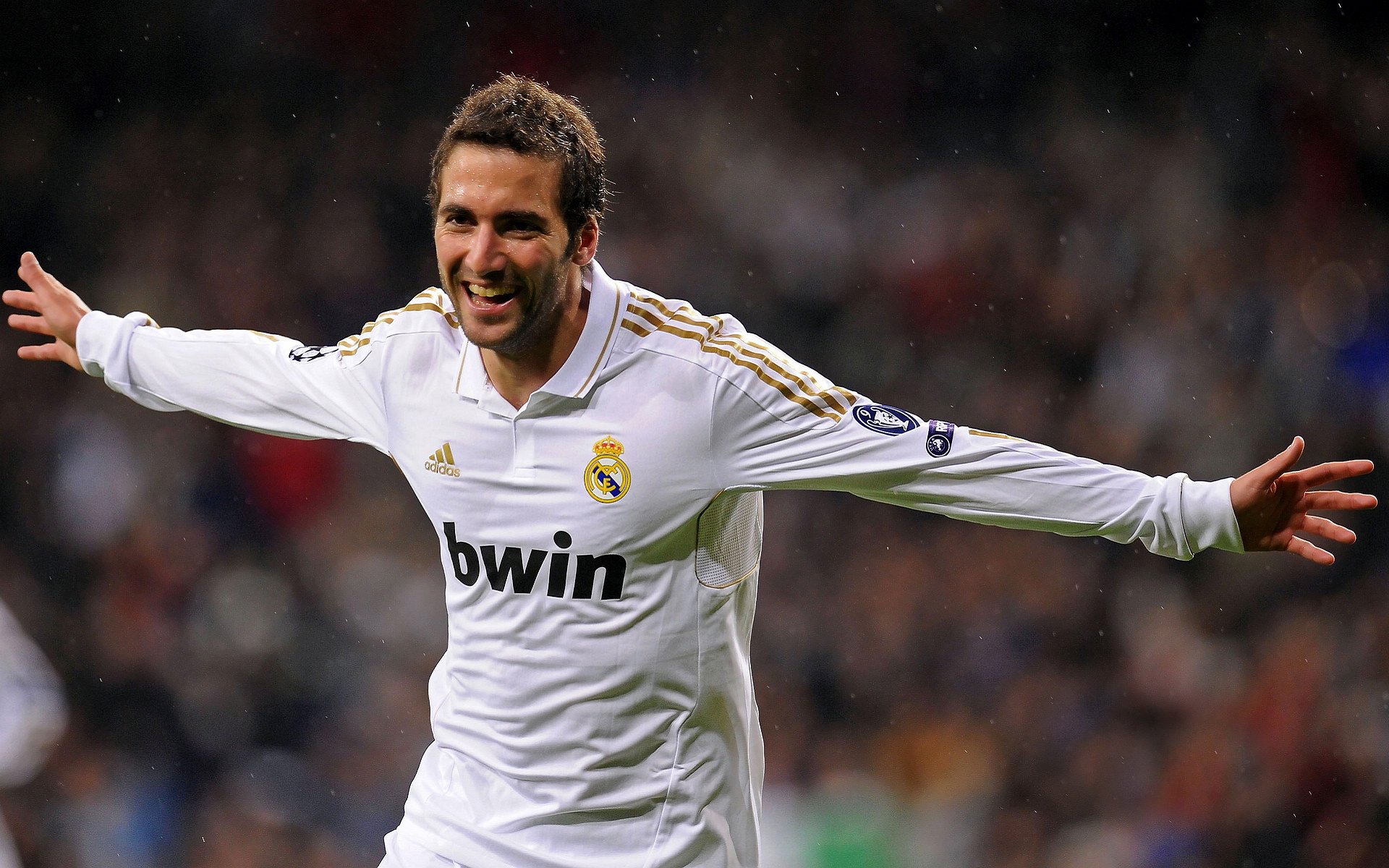 巴雷特:从全黑队的进攻指挥官到战术先锋,他在场上的表现无可替代